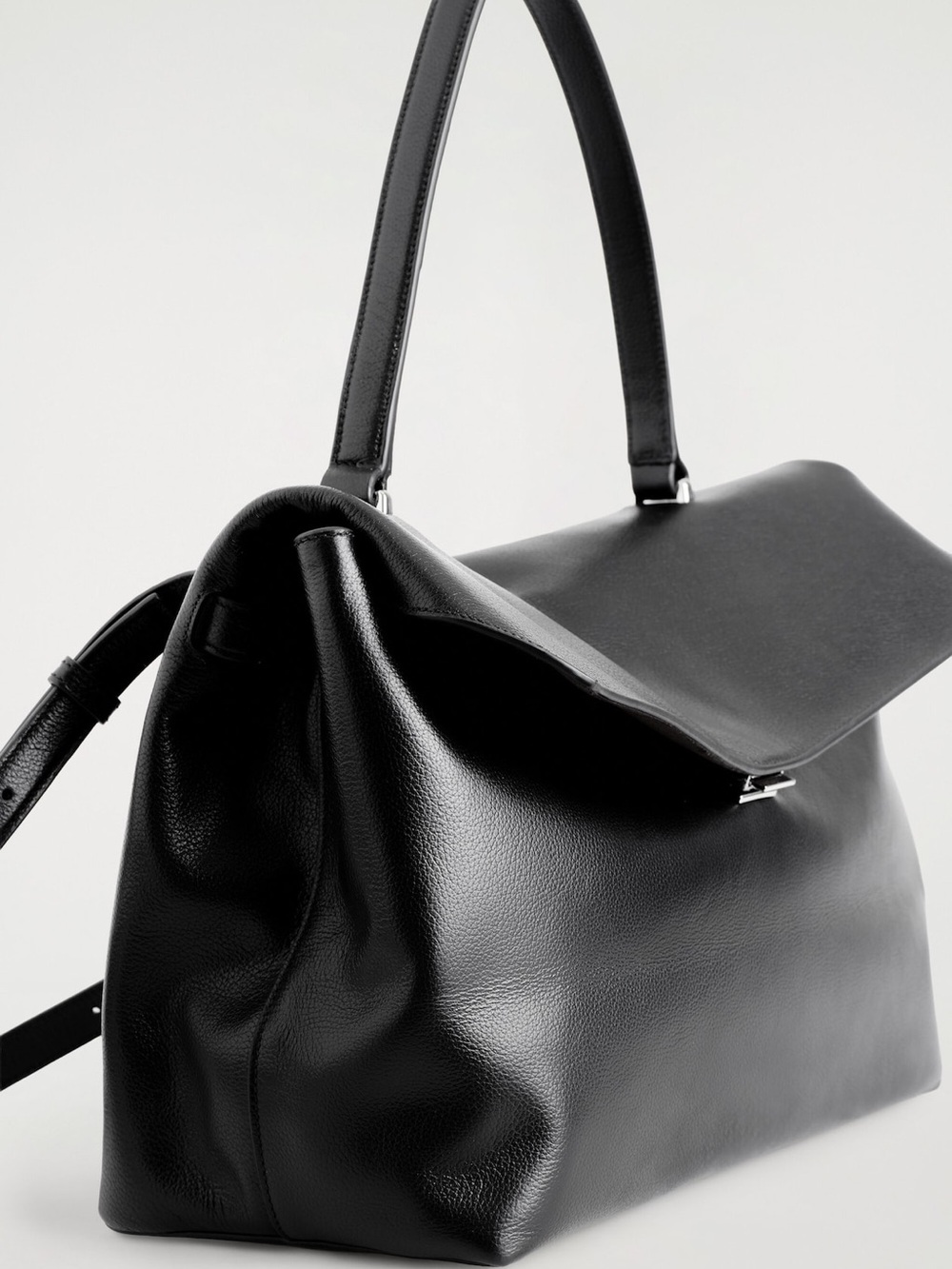 COS TRULLO FLAP BAG - Medium in Black